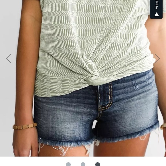 Daytrip Women’s Twisted Front Top - Picture 3 of 10